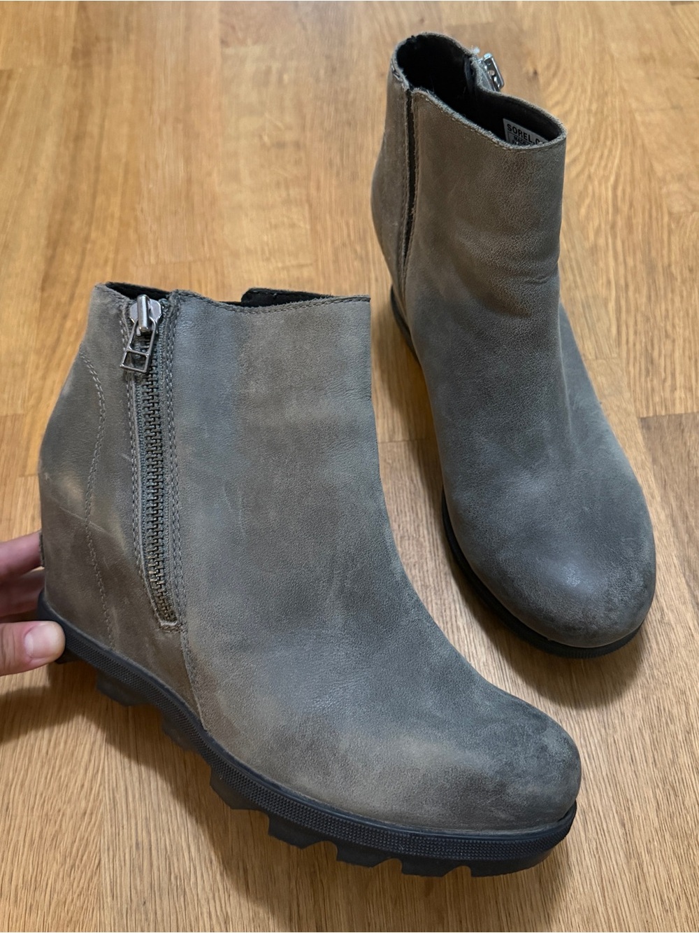 Sorel 7.5 Gray Leather Joan Wedge Zip Ankle Bootie Boots - Picture 1 of 10
